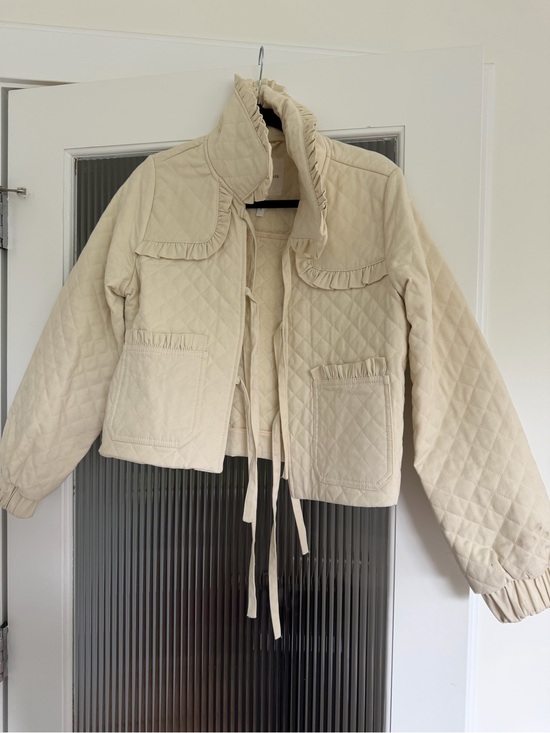 Avec Les Filles Jackets & Blazers - Avec Les Filles Quilted Cream Ruffle-Trim Jacket